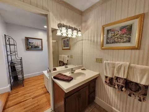 Bath - 991 Broadway, Everett, MA 02149 photo 2 of 5