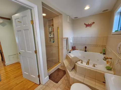 Bath - 991 Broadway, Everett, MA 02149 photo 4 of 5