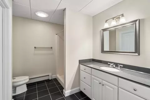 Bath - 40 Sandy Ridge Rd, Sterling, MA 01564 photo 3 of 3
