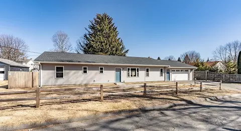 20 Ormond Dr, Northampton, MA 01062