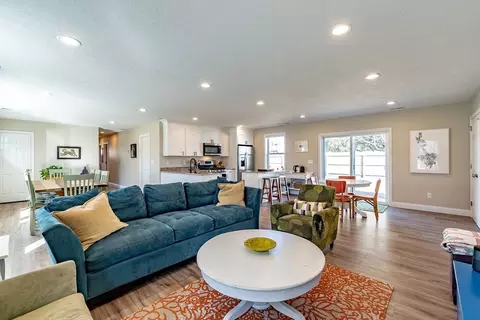 Living - 20 Ormond Dr, Northampton, MA 01062 photo 2 of 5