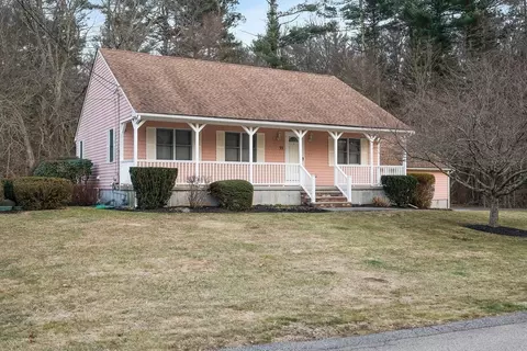 33 Pondview Cir, Taunton, MA 02780