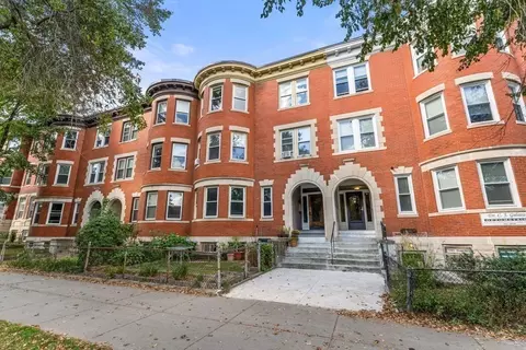 Exterior - 1892 Beacon St #3, Brookline, MA 02445 photo 3 of 5