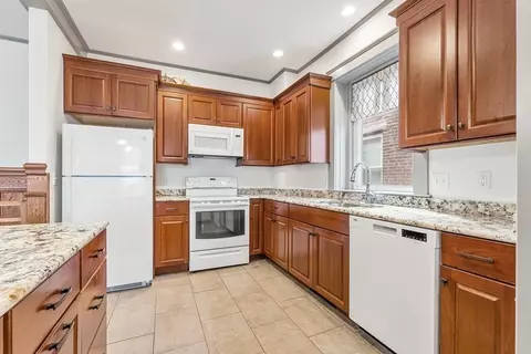 Kitchen - 1892 Beacon St #3, Brookline, MA 02445 photo 3 of 4