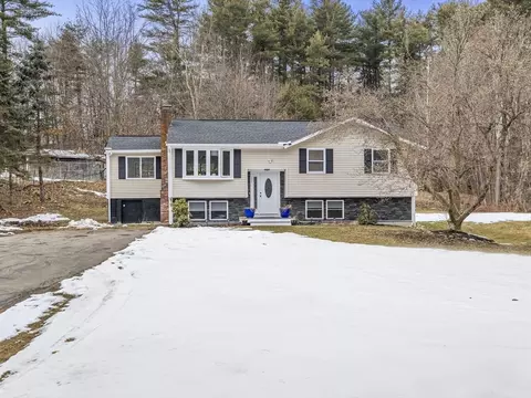 157 Townsend St, Pepperell, MA 01463