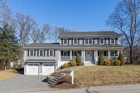 4 Pine Ave, Burlington, MA 01803