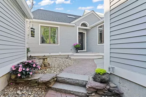 11 Pickwick Way #11, Wayland, MA 01778