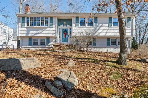 15 Liberty Park Ave, Braintree, MA 02184