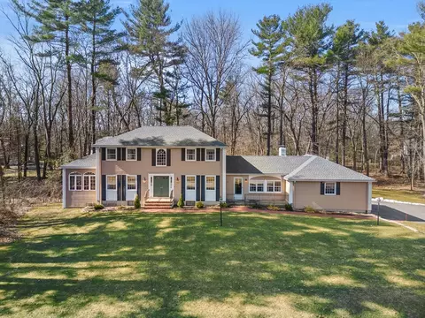 6 Landau Ln, Andover, MA 01810