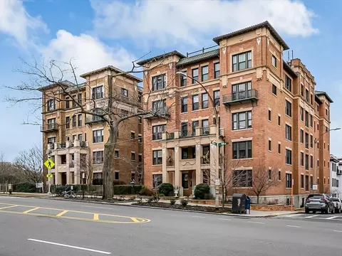 452 Park Dr #1+A, Boston, MA 02215
