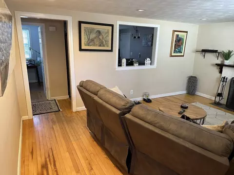 Living - 5 Middlesex Rd, Sharon, MA 02067 photo 4 of 4