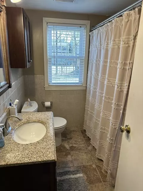 Bath - 5 Middlesex Rd, Sharon, MA 02067 photo 2 of 2