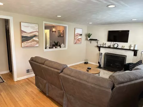 Living - 5 Middlesex Rd, Sharon, MA 02067 photo 1 of 4