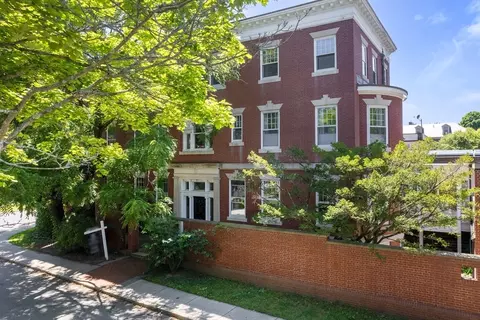 40 Hawes St, Brookline, MA 02446 photo 4
