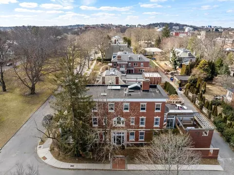 40 Hawes St, Brookline, MA 02446 photo 32