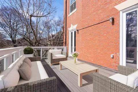 40 Hawes St, Brookline, MA 02446 photo 24