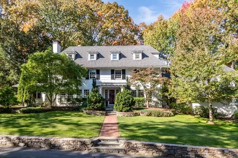 30 Colburn Rd, Wellesley, MA 02481