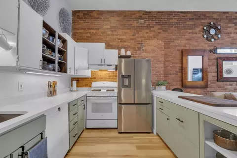 195 Saint Botolph St #1, Boston, MA 02115