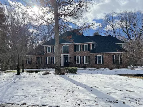151 Duck Pond Dr, Groton, MA 01450