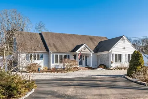 60 Deerfield Rd, Barnstable, MA 02655