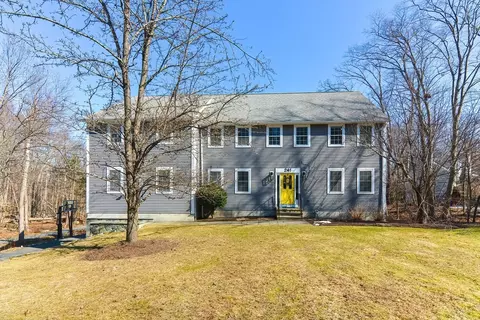 241 Oak St, Holliston, MA 01746