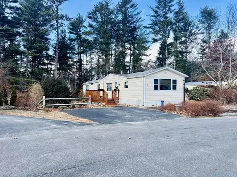 11 Roosevelt Rdg, Carver, MA 02330