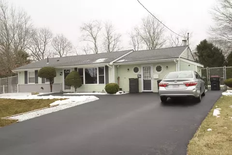 89 Errol Rd, Brockton, MA 02302