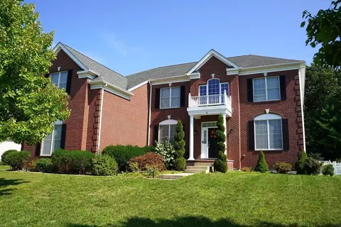 36 Lexington Dr, Walpole, MA 02032