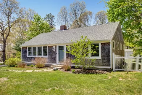 172 Bellavista Dr, Bourne, MA 02559