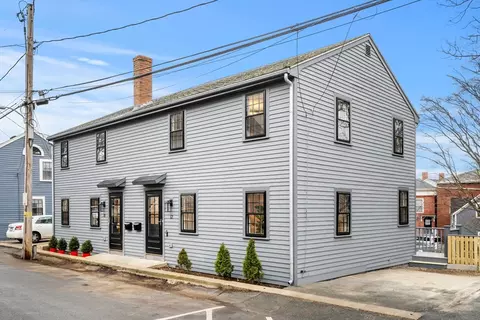 12 Summer St #2, Marblehead, MA 01945