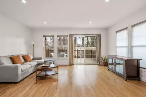 20 Loomis St #4, Cambridge, MA 02138