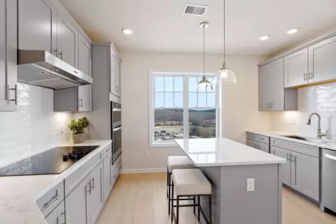 3 Peters Farm Way #406, Westborough, MA 01581