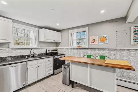 Kitchen - 4 Flintlock Dr, Acton, MA 01720 photo 2 of 3