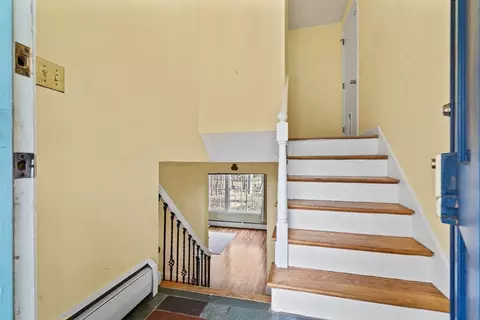 Entry Way - 4 Flintlock Dr, Acton, MA 01720 photo 2 of 2