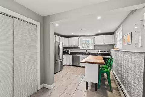 Kitchen - 4 Flintlock Dr, Acton, MA 01720 photo 1 of 3