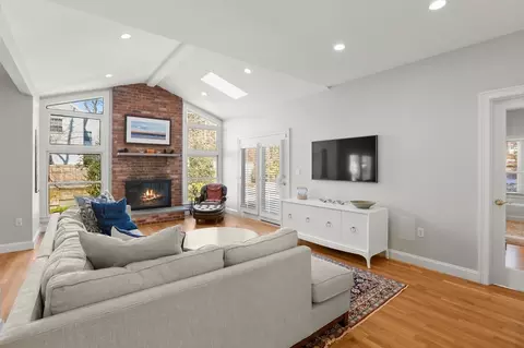 48 Jackson Rd, Wellesley, MA 02481 photo 9