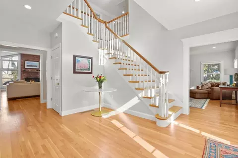 48 Jackson Rd, Wellesley, MA 02481 photo 2