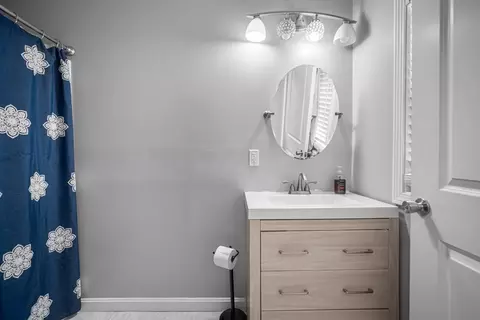 Bath - 182 Wrentham Rd, Springfield, MA 01119 photo 2 of 2