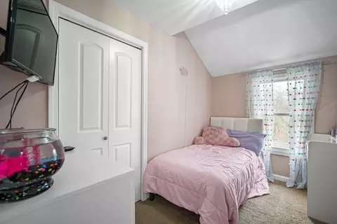 Bedroom - 182 Wrentham Rd, Springfield, MA 01119 photo 4 of 5