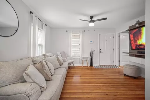Living - 182 Wrentham Rd, Springfield, MA 01119 photo 2 of 3