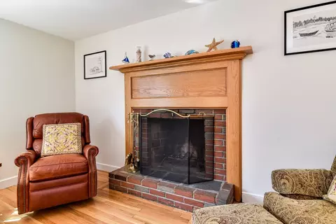 Living - 12 Maple Ln, Framingham, MA 01702 photo 3 of 4