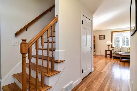Entry Way - 12 Maple Ln, Framingham, MA 01702 photo 1 of 2