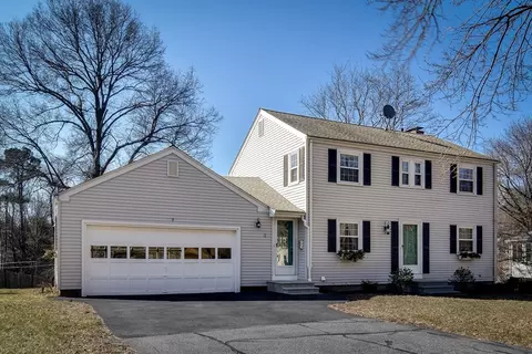 12 Maple Ln, Framingham, MA 01702