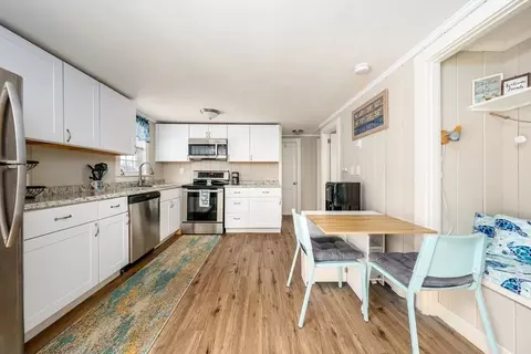 230 Gosnold St #2 A, Hyannis, MA 02601