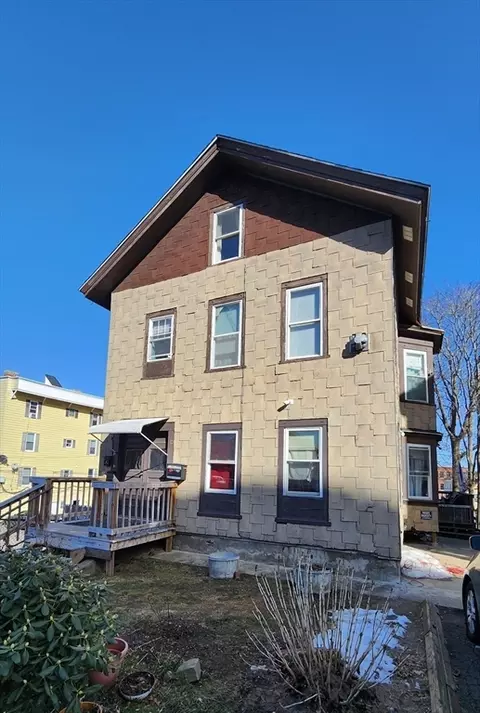 13 Queen St, Worcester, MA 01609