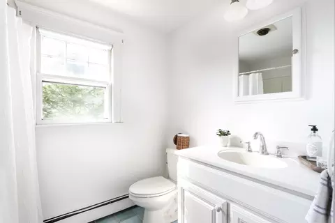 Bath - 18 Edgewood St, Needham, MA 02492 photo 2 of 5