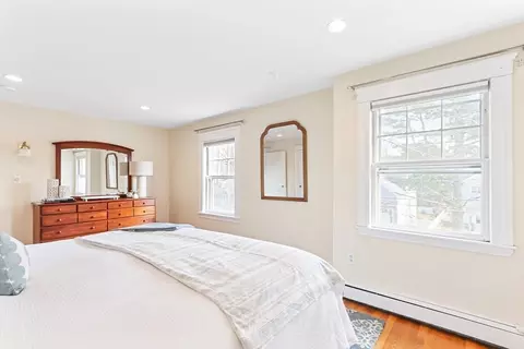 Bedroom - 18 Edgewood St, Needham, MA 02492 photo 2 of 6