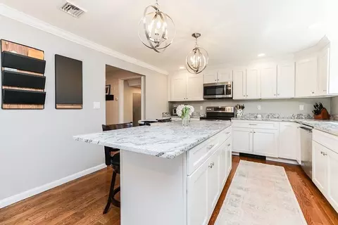 Kitchen - 17 Lehan St, Canton, MA 02021 photo 3 of 4
