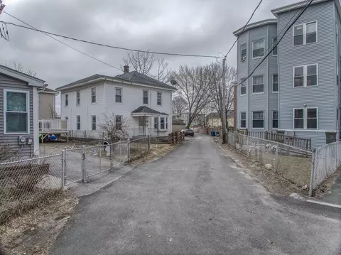 384 Salem St, Lawrence, MA 01843