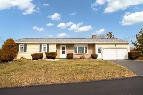 128 Rhode Island Ave, Somerset, MA 02726